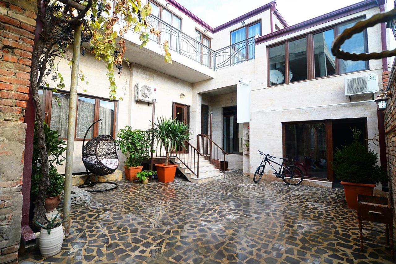 Friendship House Hotel Tbilisi Exterior photo