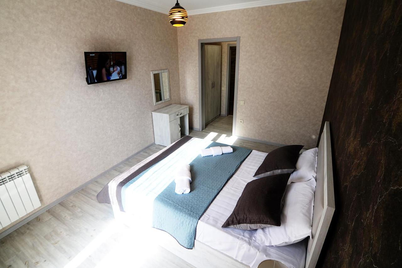 Friendship House Hotel Tbilisi Exterior photo